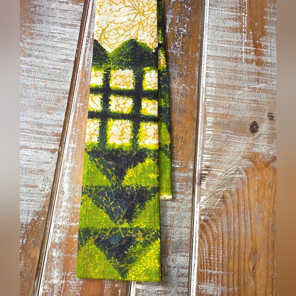Vintage Kanaka Tie-made Hawaii. Blunt Cut. Beautiful.  Quiet Luxury